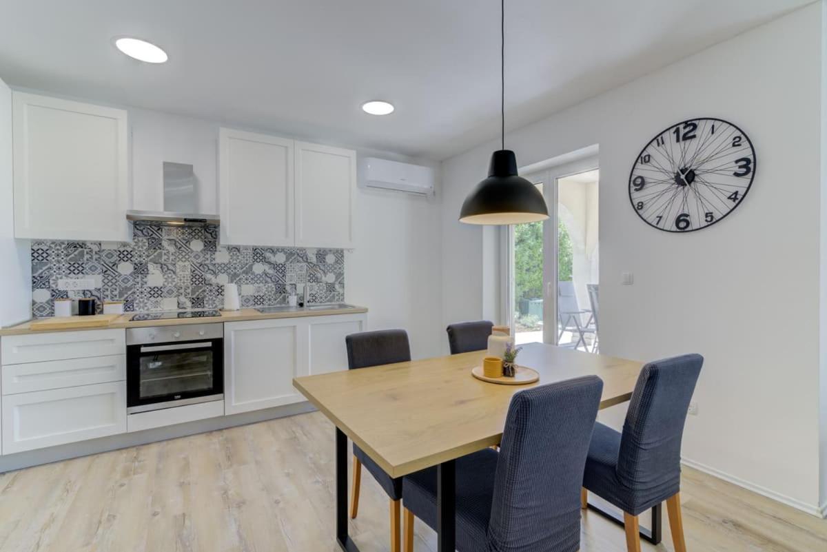 Nv Sun 23 By Aneo Travel Apartment Novi Vinodolski Exterior photo